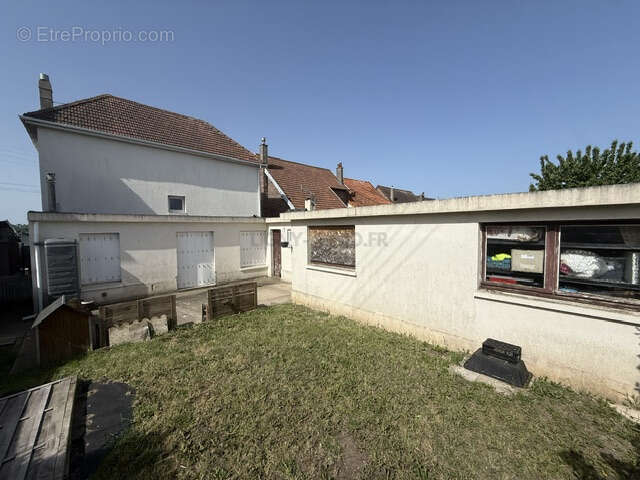 Maison à GREGES