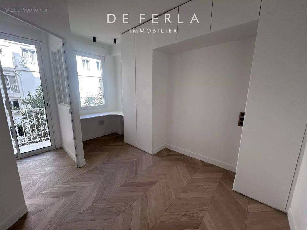 Appartement à PARIS-7E