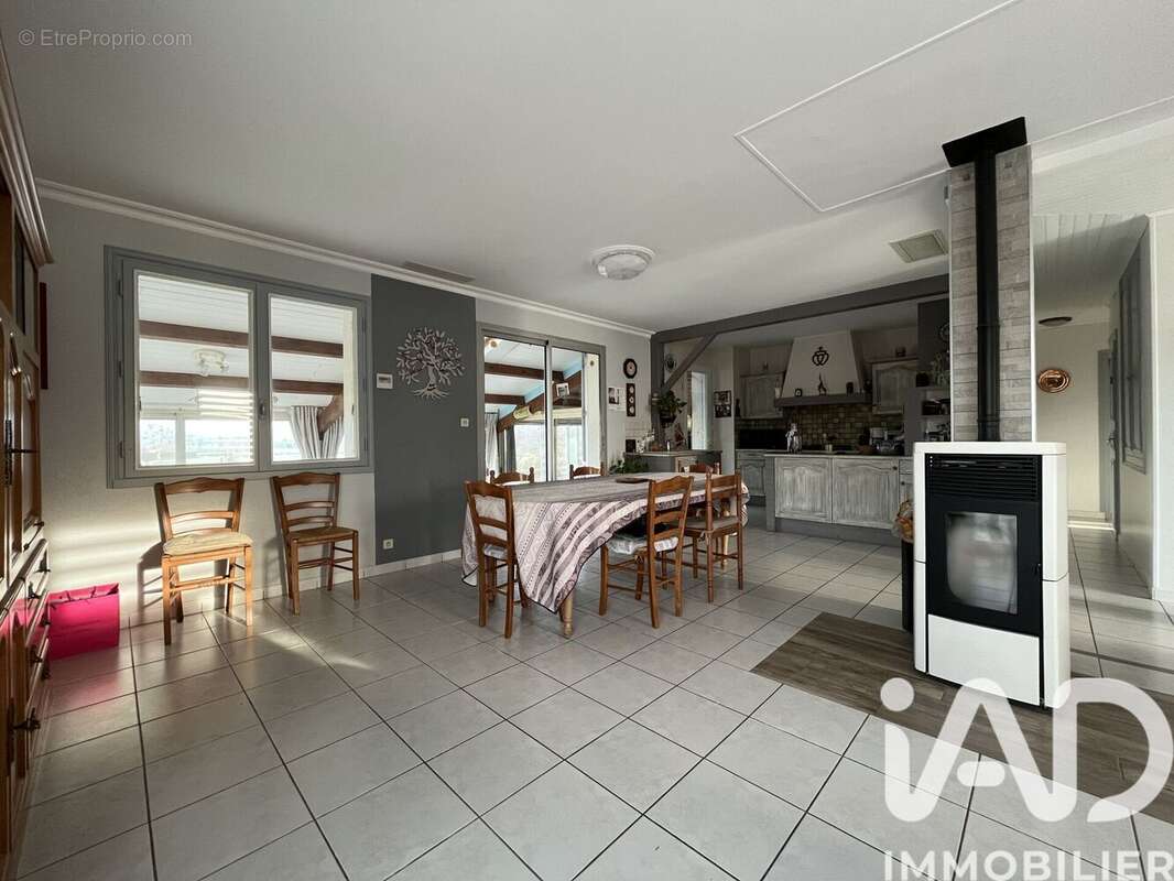 Photo 4 - Maison à MENOMBLET