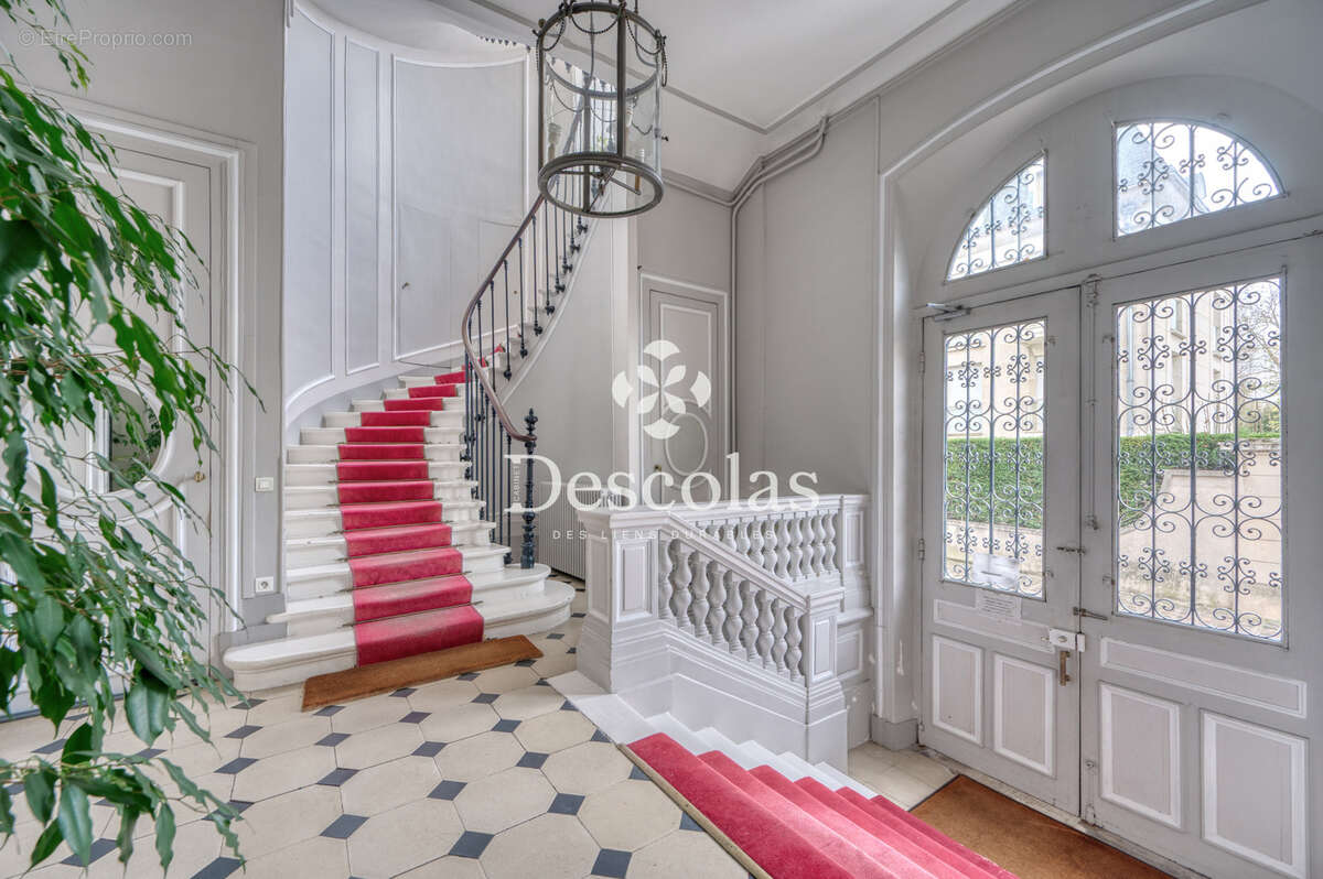 Hôtel Particulier Centre-ville de Saint-Germain-en-Laye - photo 4