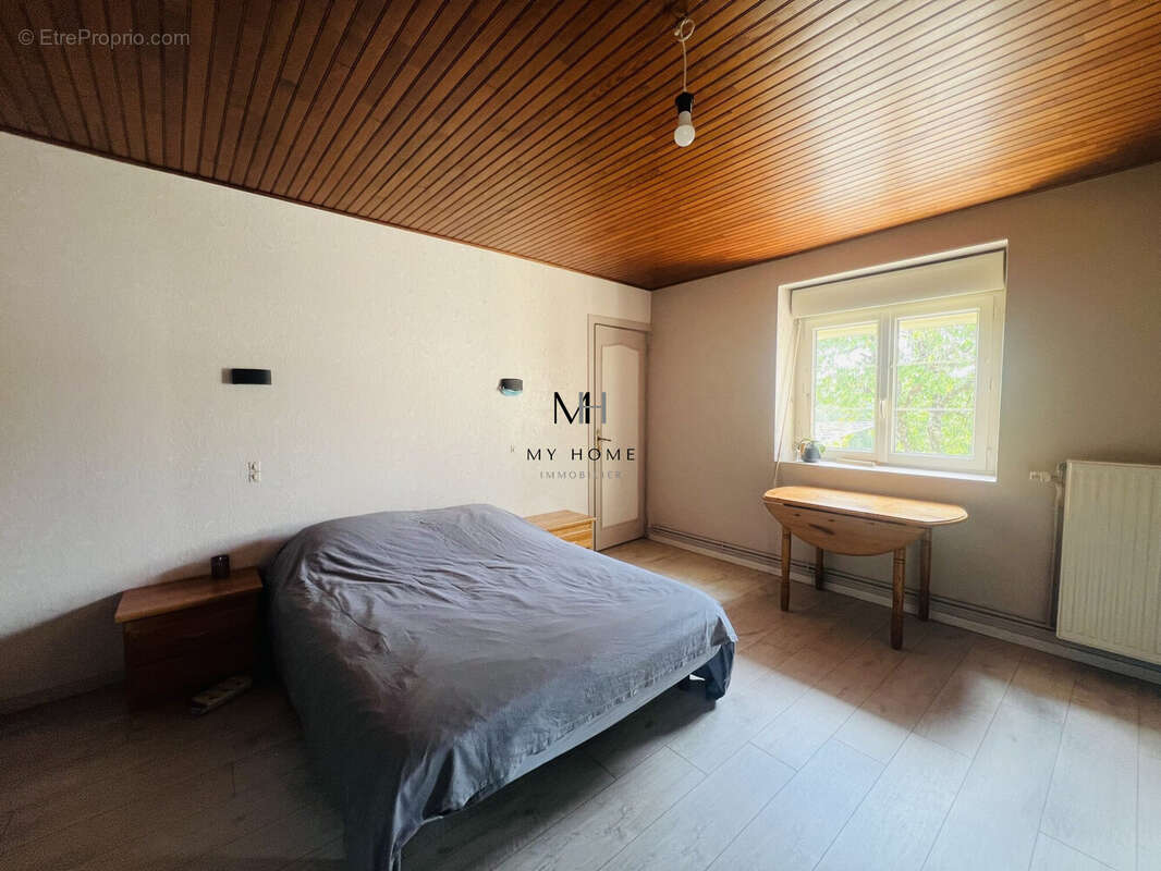 Maison 121 m² à Saint-Leonard-Des-Bois  - photo 8