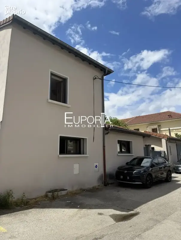 Maison 6 pièces 106 m² à vendre à Villeurbanne (69100) - photo 2