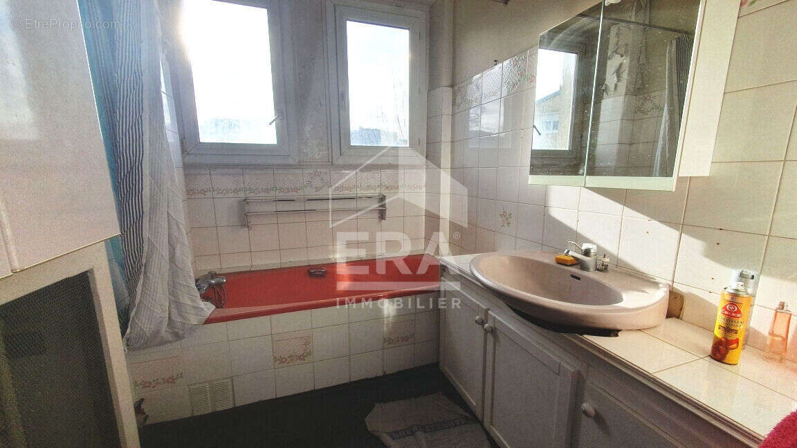 Appartement à SAINT-MAUR-DES-FOSSES