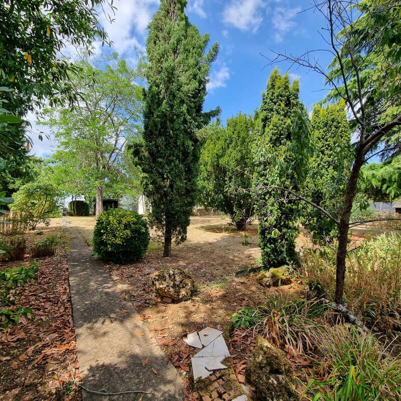 Maison à MONTGIVRAY