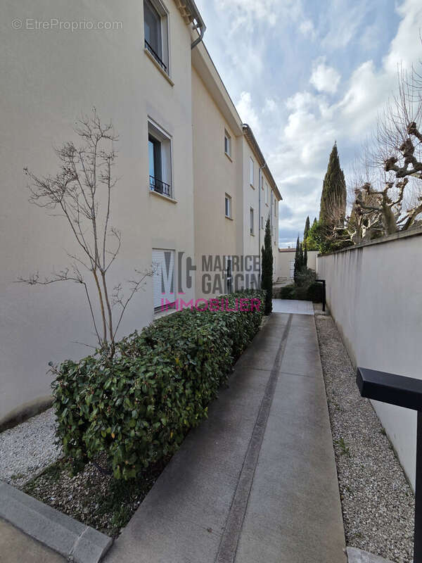 Appartement à L'ISLE-SUR-LA-SORGUE