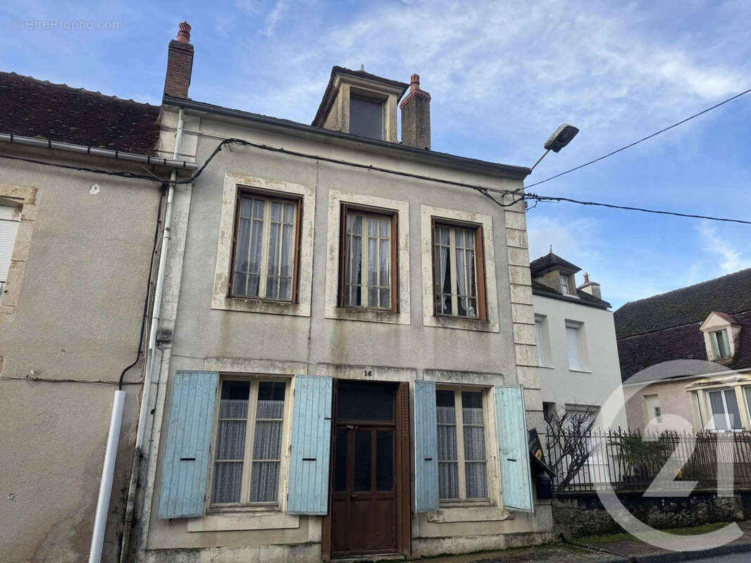 Maison à CHAMPLEMY