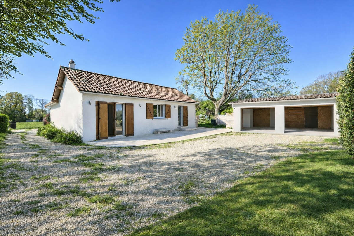 Maison à LE FAVRIL