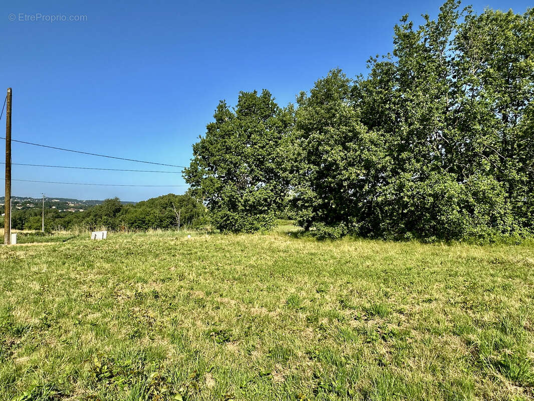 Terrain à CUNAC