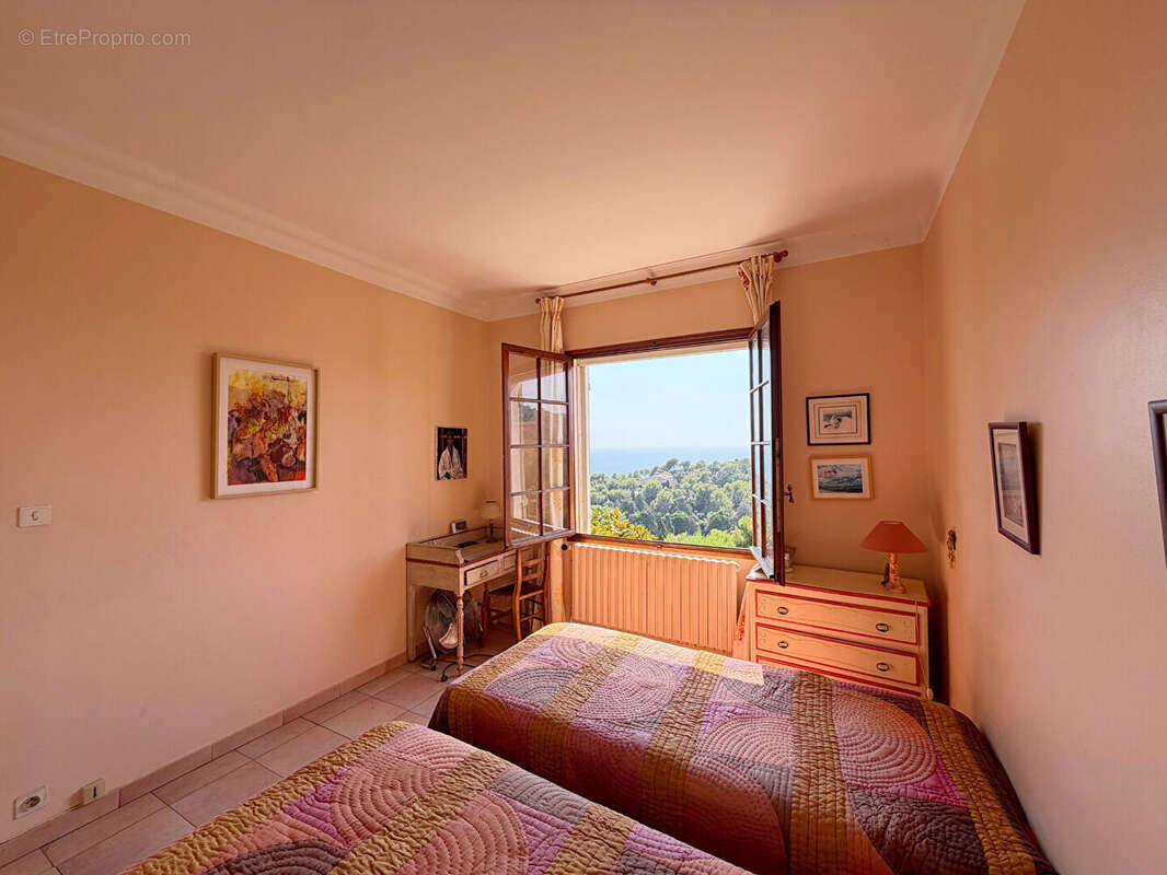 Maison Carqueiranne 6 pièce(s) 155.47 m2 - CARQUEIRANNE Vue Mer Panoramique - photo 6