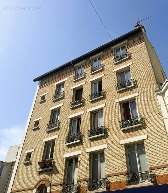 Appartement à LES LILAS