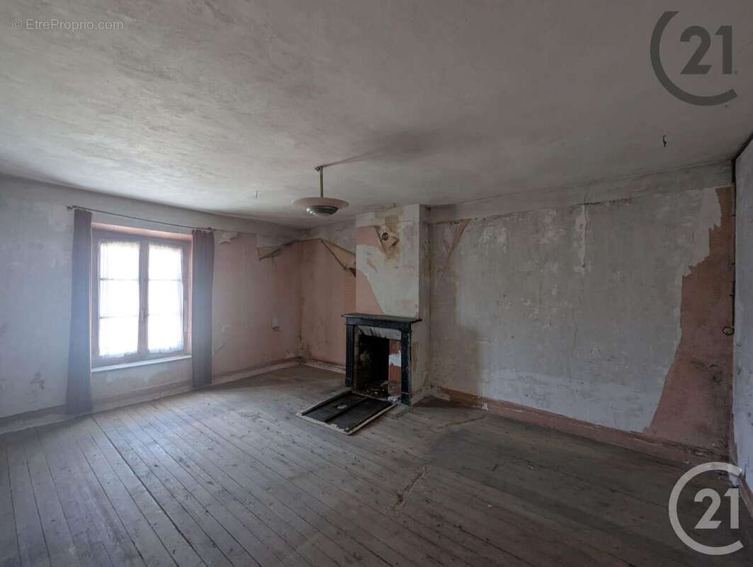 Maison à CHALAUTRE-LA-GRANDE