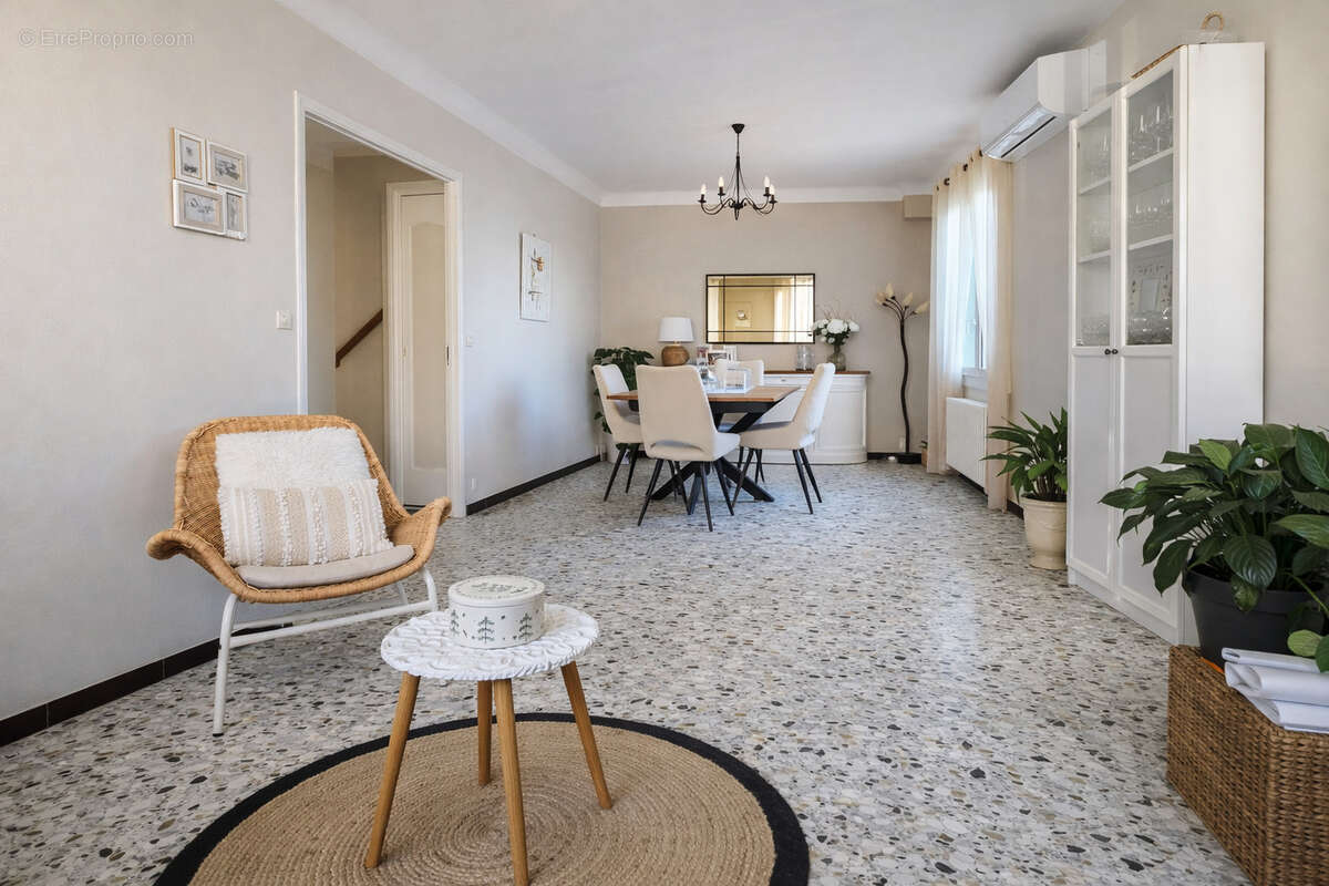 Maison à MORIERES-LES-AVIGNON