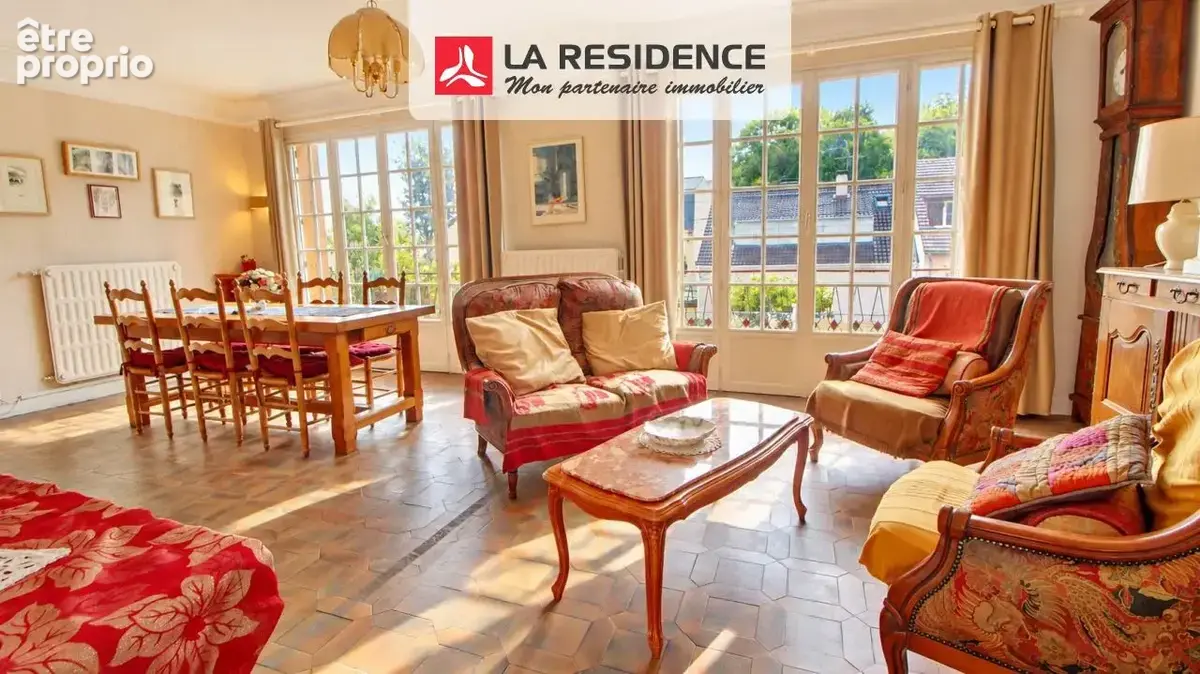 Maison 8 pièces 154 m² à vendre à Les Clayes-Sous-Bois (78340) - photo 2