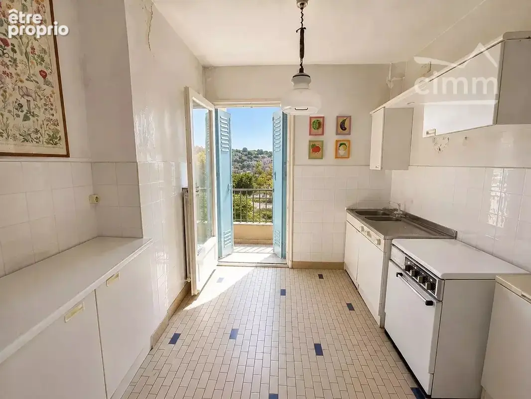Appartement dernier etage place chavanelle - photo 5