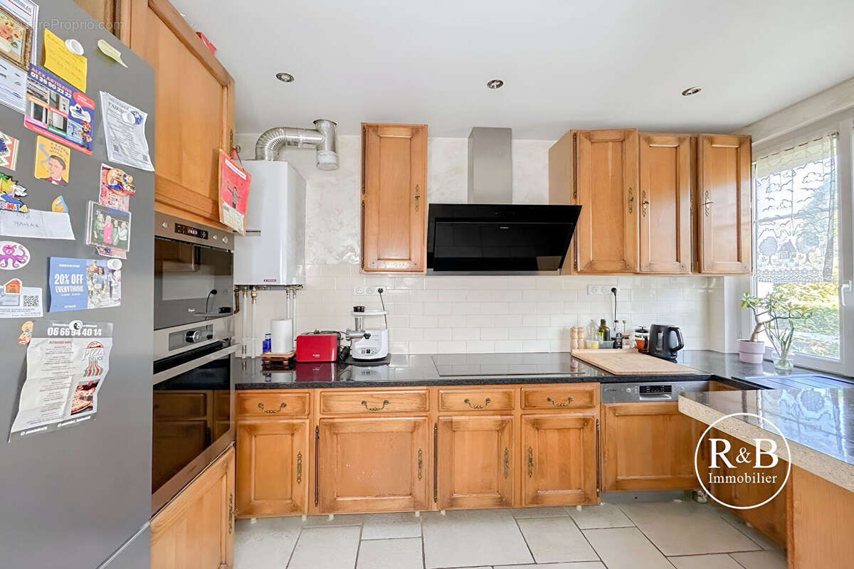 Appartement à LES CLAYES-SOUS-BOIS