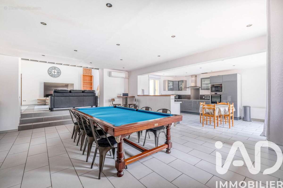 Maison 217 m² à Vendrest  - photo 2