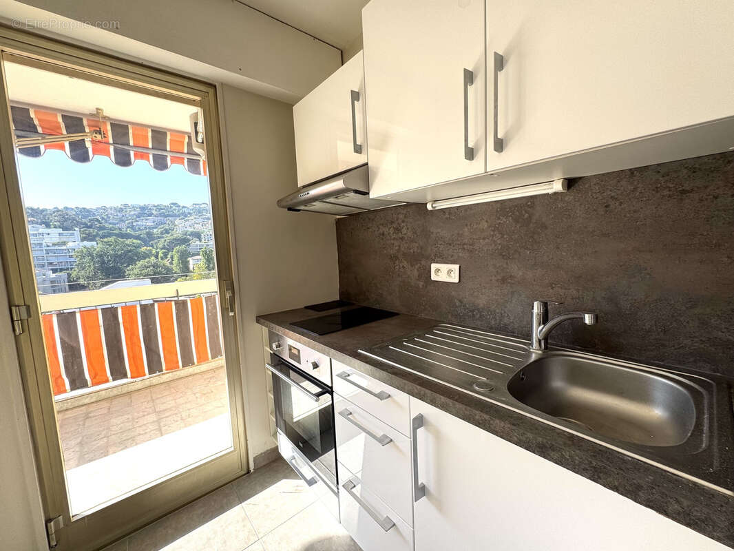 Appartement à VALLAURIS