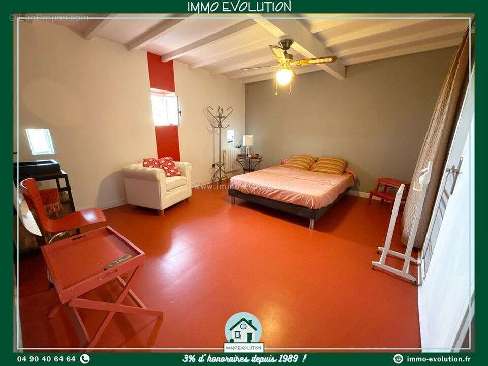 Maison à UCHAUX