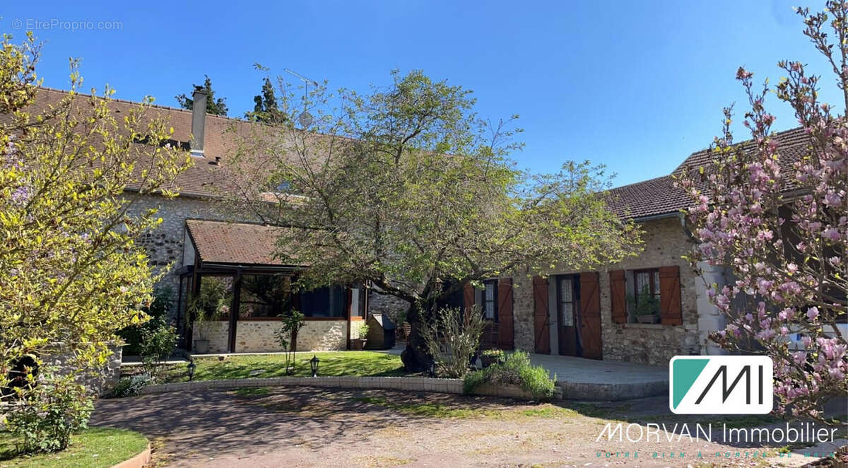 Maison à PRUNAY-LE-TEMPLE