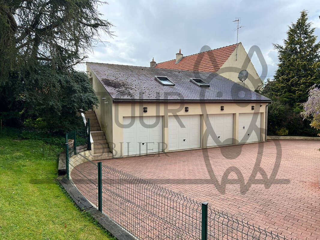 Maison à COULOMMIERS