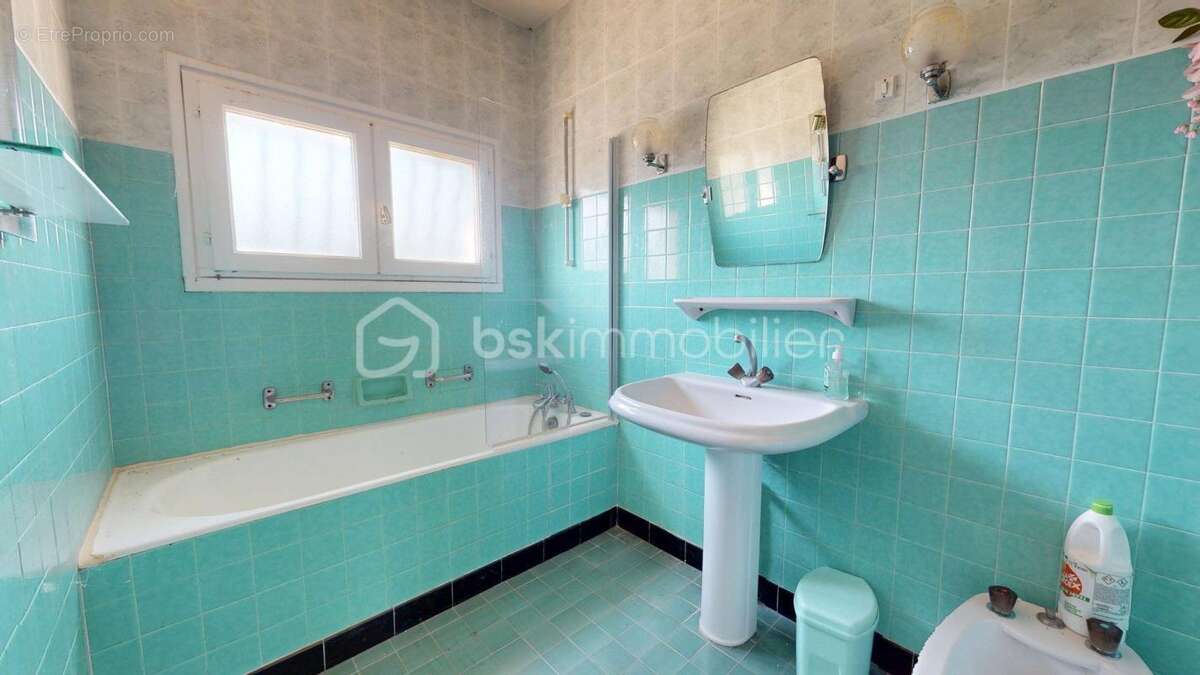 Maison à PONT-L'ABBE-D'ARNOULT