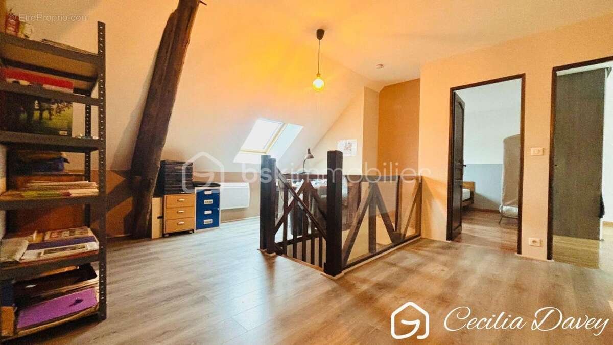 Maison à VILLENEUVE-SUR-YONNE