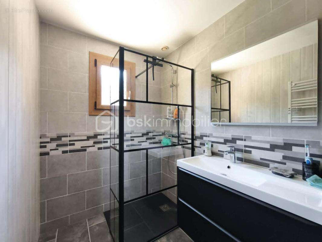 Maison de plain-pied 91 m² – 3 chambres – Terrain de 1100 m² – DPE C - photo 9