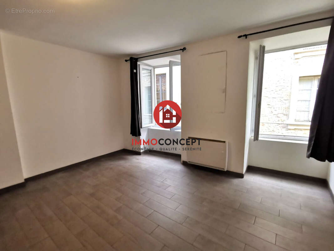 Appartement à BAGNOLS-SUR-CEZE