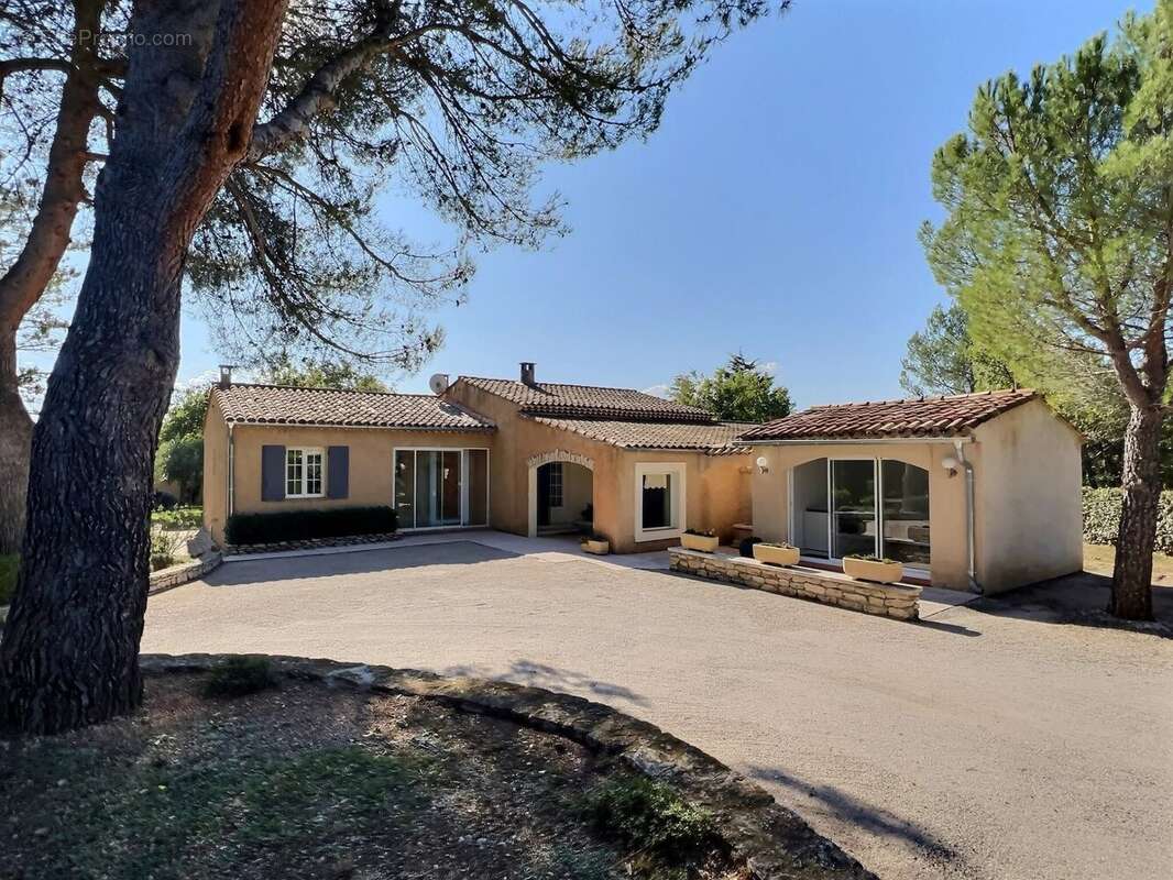 Maison à SAINT-SATURNIN-LES-APT