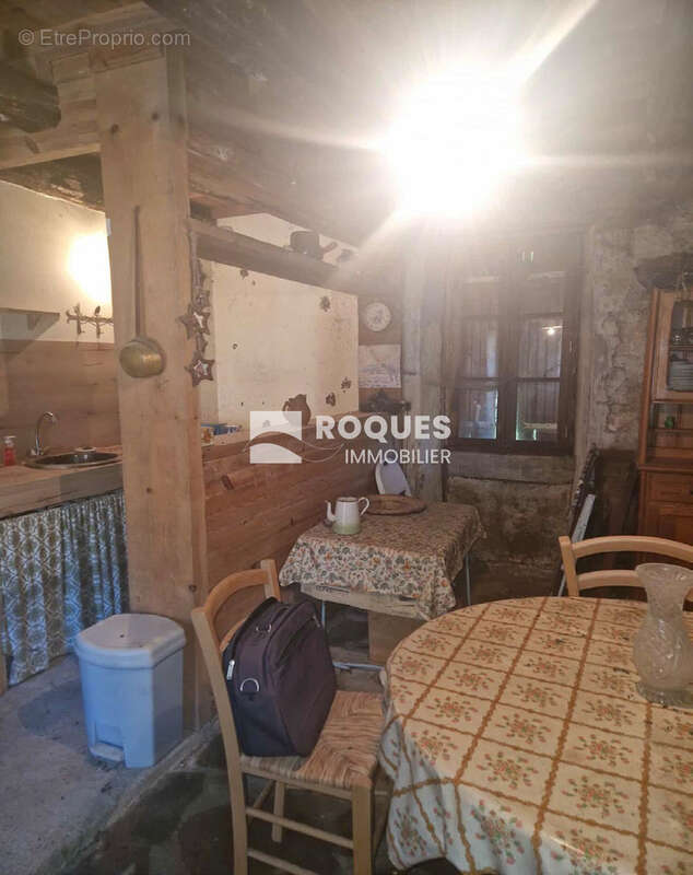 Maison à MELAGUES