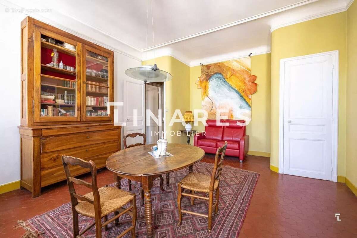 Appartement à MARSEILLE-1E