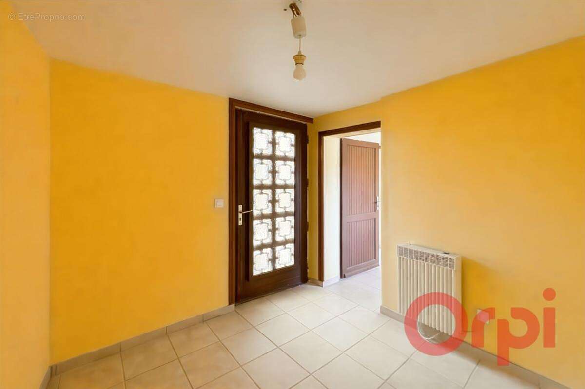 Maison à LA GUERCHE-SUR-L'AUBOIS