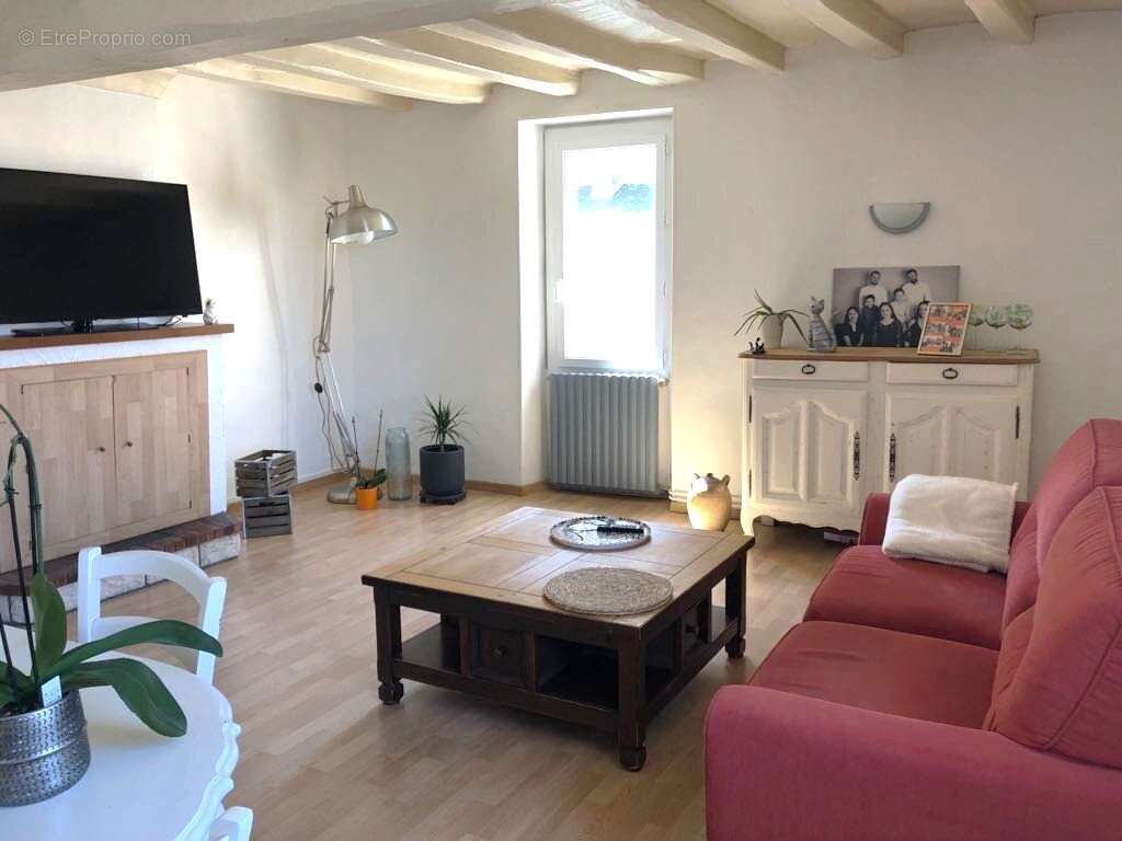 Maison à LA SALLE-DE-VIHIERS