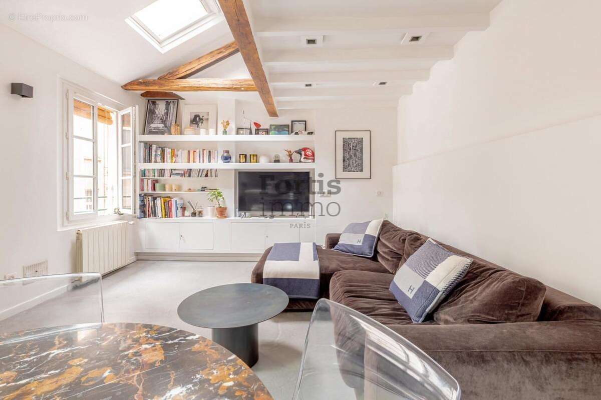 Appartement à PARIS-3E