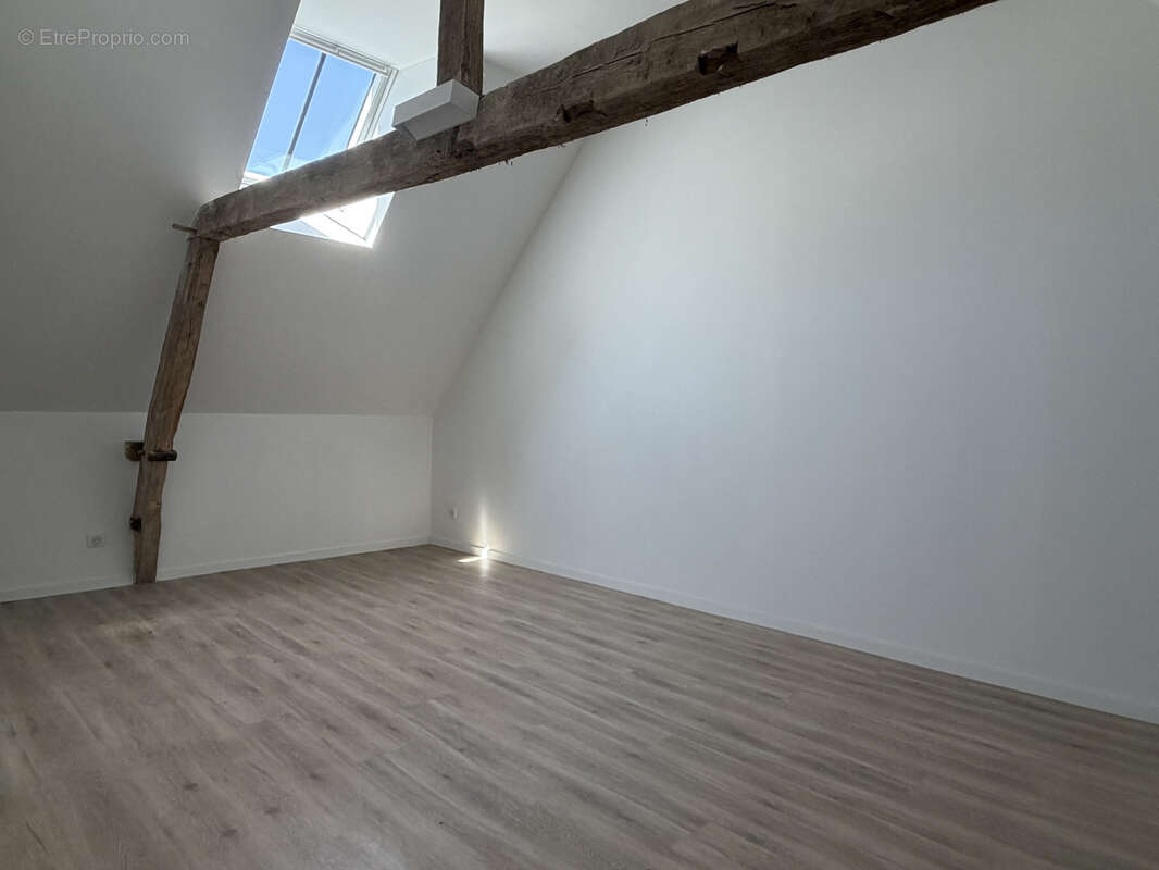 Demeure entièrement rénovée de 230 m2 située à auneuil avec dependances - photo 15