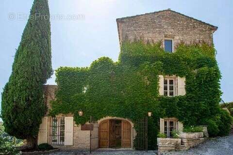 Maison à GORDES