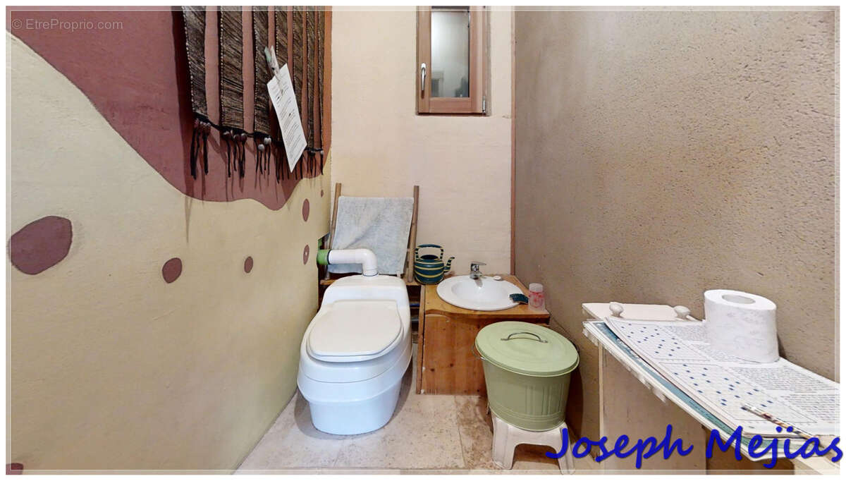 Maison à SAINT-ETIENNE-DE-SERRE