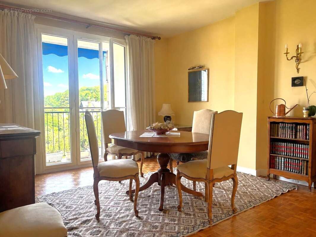 Appartement à BOUGIVAL