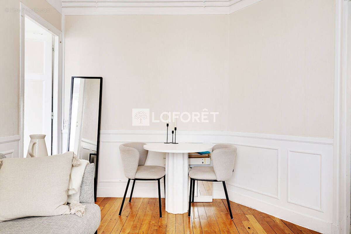 Appartement à PARIS-15E