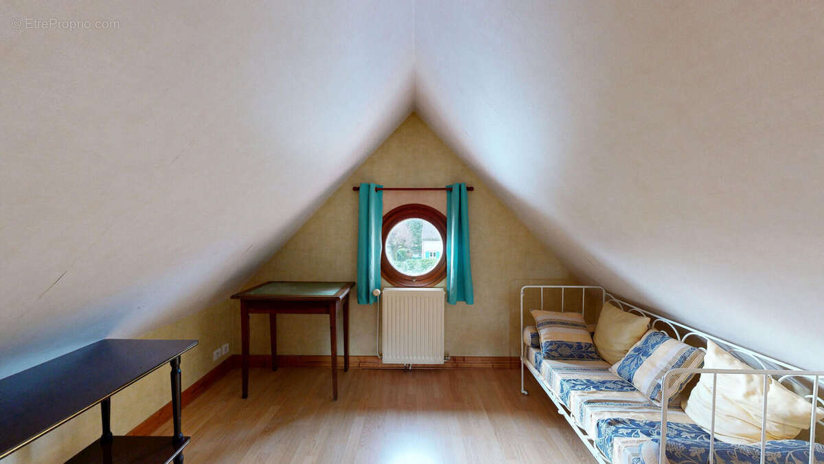 Maison à NEUILLY-LE-REAL