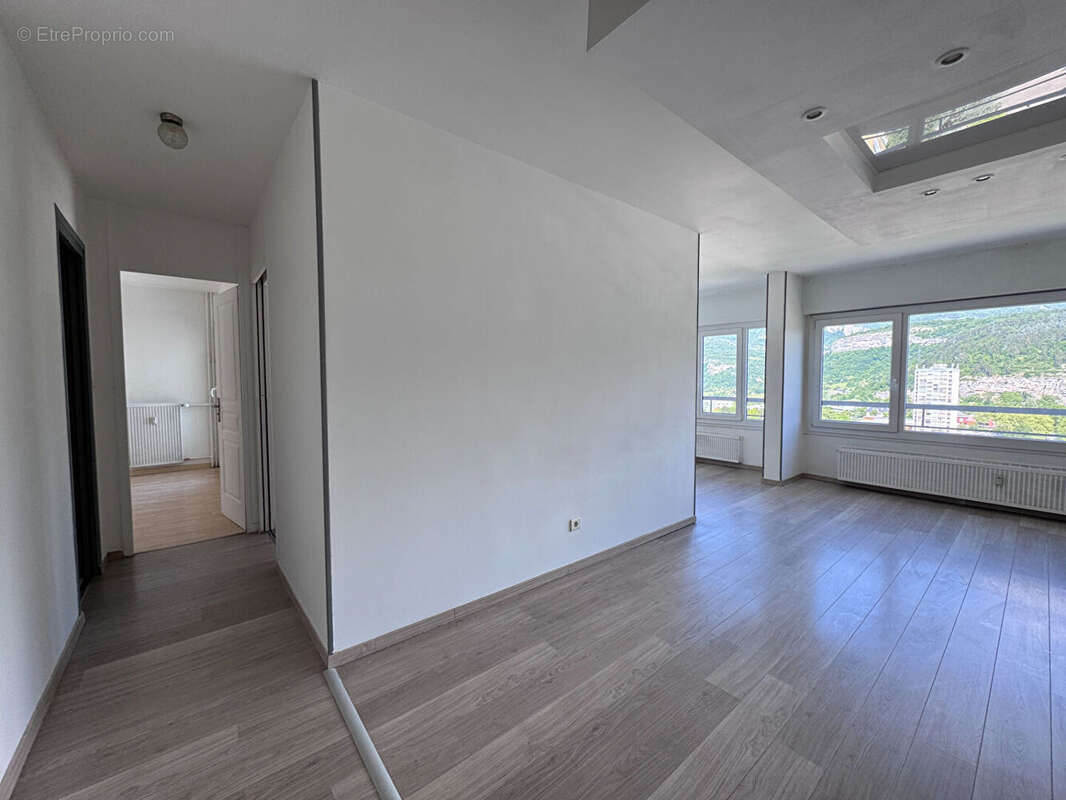 Appartement 4 pièces à vendre - Chambéry  le Haut - Lumineux - photo 3