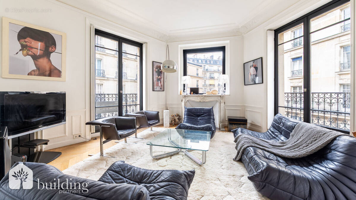 Appartement à PARIS-16E