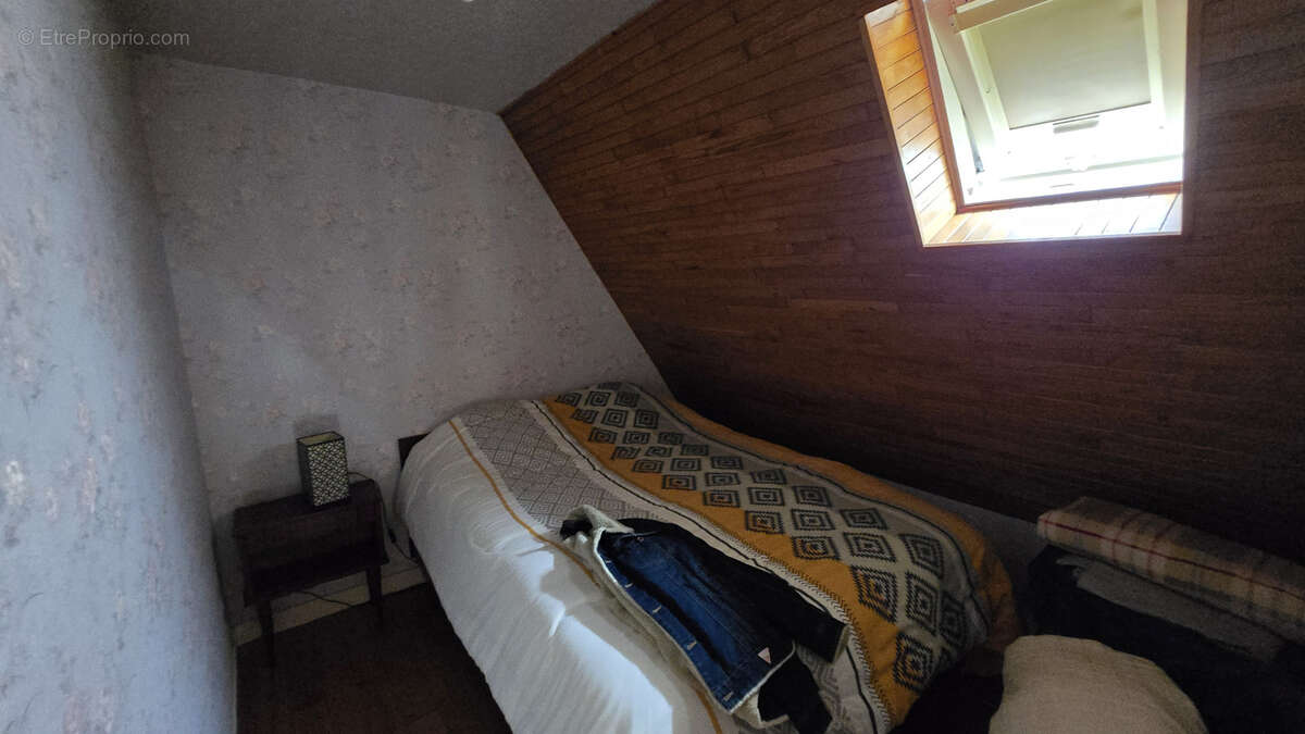 Maison à SAINT-BONNET-LES-TOURS-DE-MERLE