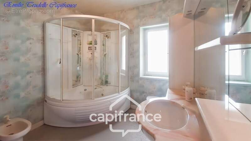 Dpt Sarthe (72), à vendre LA CHAPELLE GAUGAIN maison P8 de 208 m² - Terrain de 1300 m² - photo 10