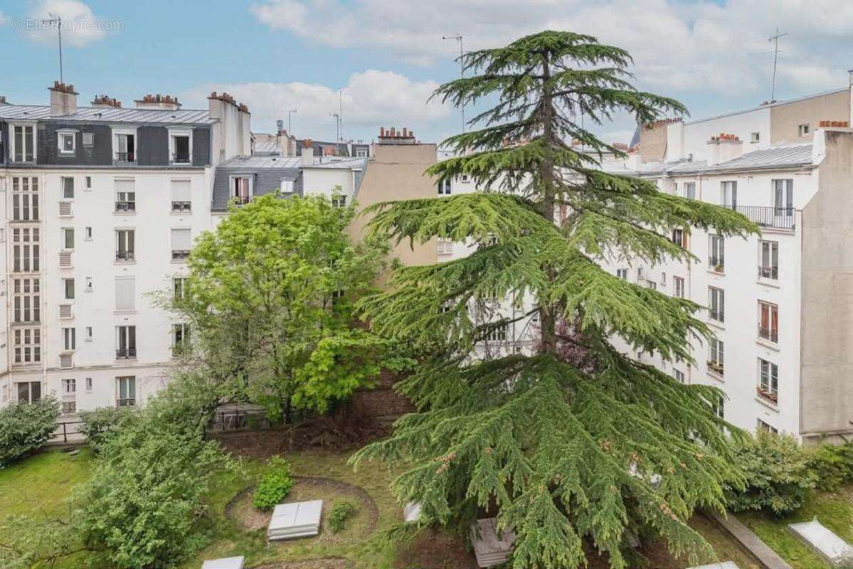 Appartement à PARIS-18E