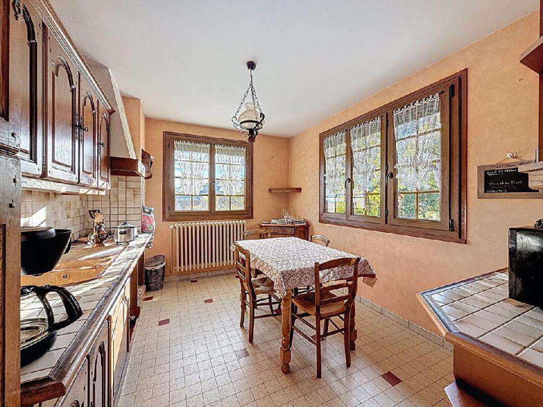 Maison à LA ROCHE-VINEUSE