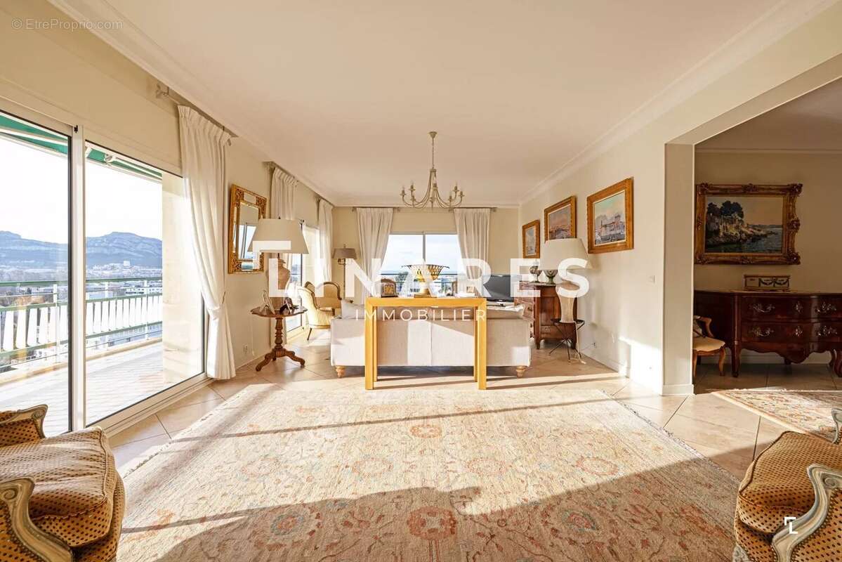 Appartement à MARSEILLE-8E