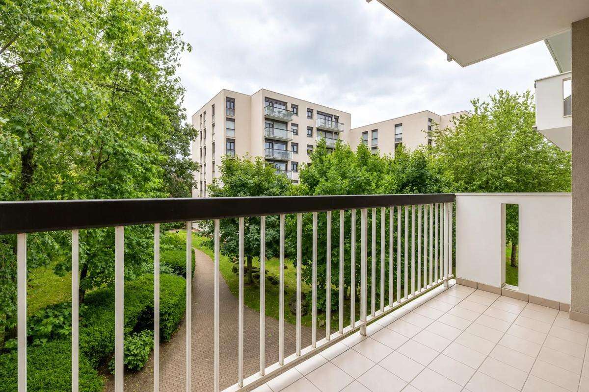 Appartement à LES CLAYES-SOUS-BOIS