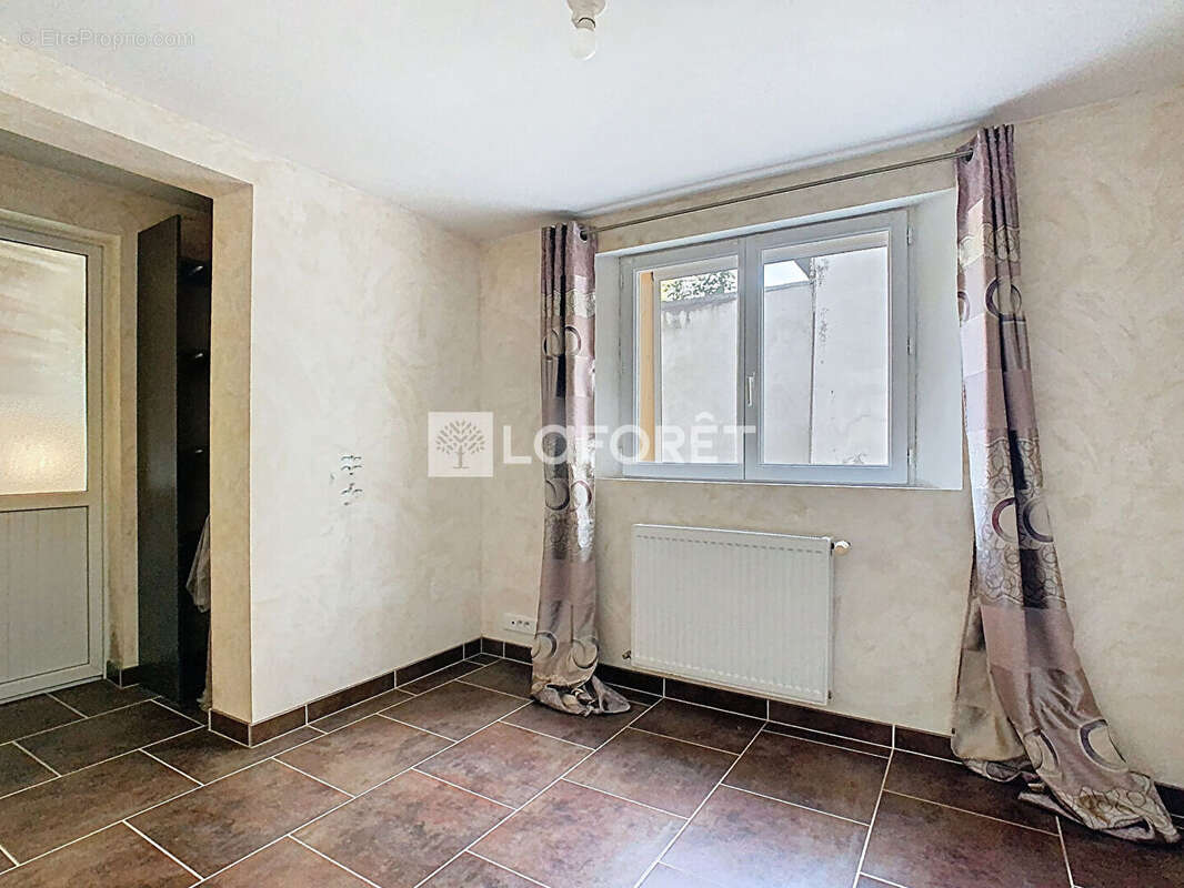 Maison 138 m² avec 4 chambres et jardin, Verrières - photo 10