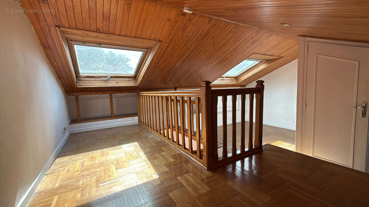 GRAND LARGE  Maison 92 m2, 3 chambres avec mezzanine, garage et cave sur terrain 619 m2 - photo 6